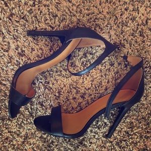 Black strapy heels size 6